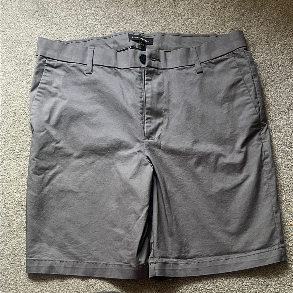 Banana Republic Men's Slate Gray Chino Shorts